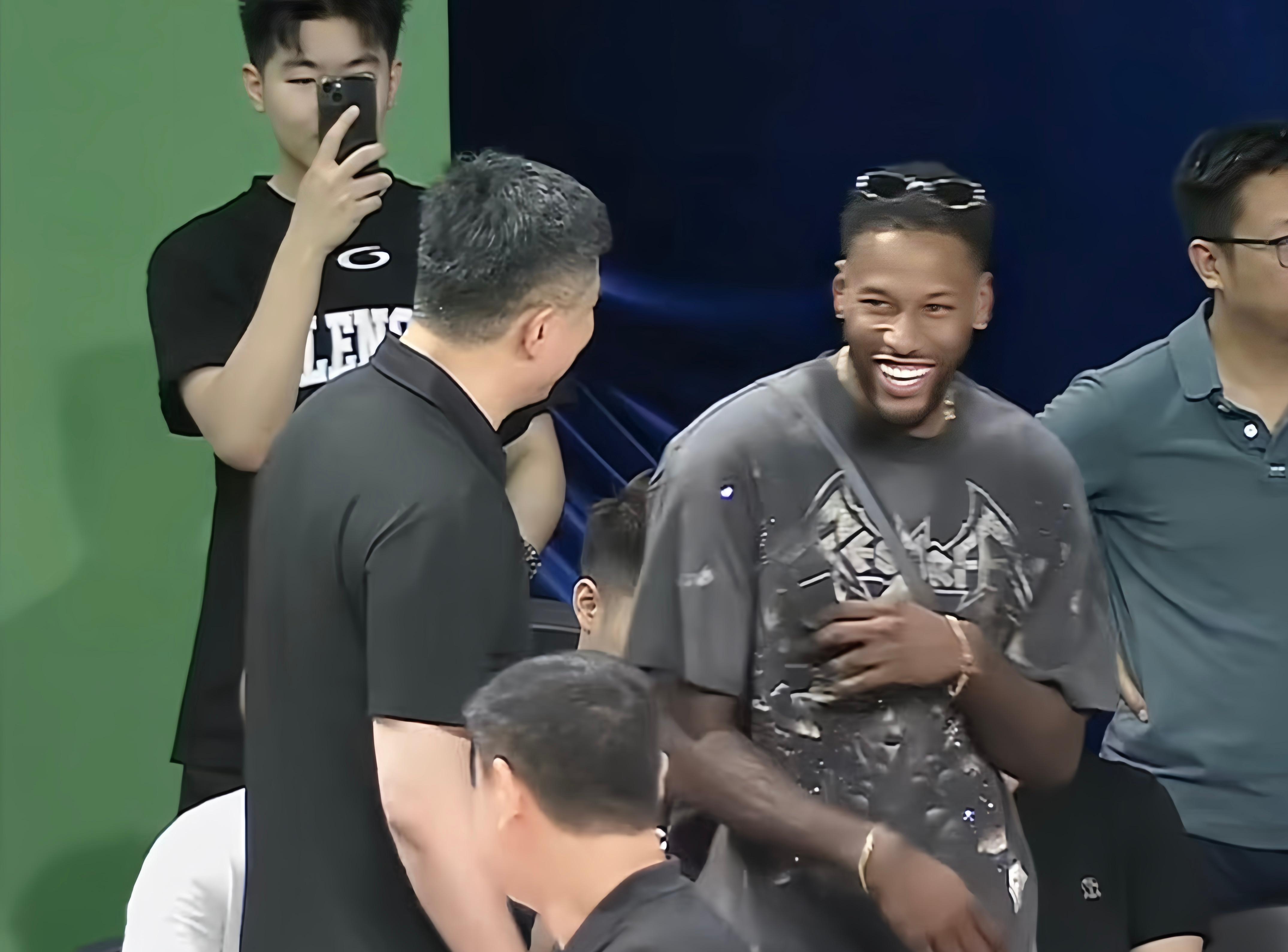 开云官网-今晚本菲卡调整名单以备CBA季后赛多伦多猛龙豪取连胜备战荷甲，网友：风云突变里昂国际比赛日刷新队史纪录的简单介绍