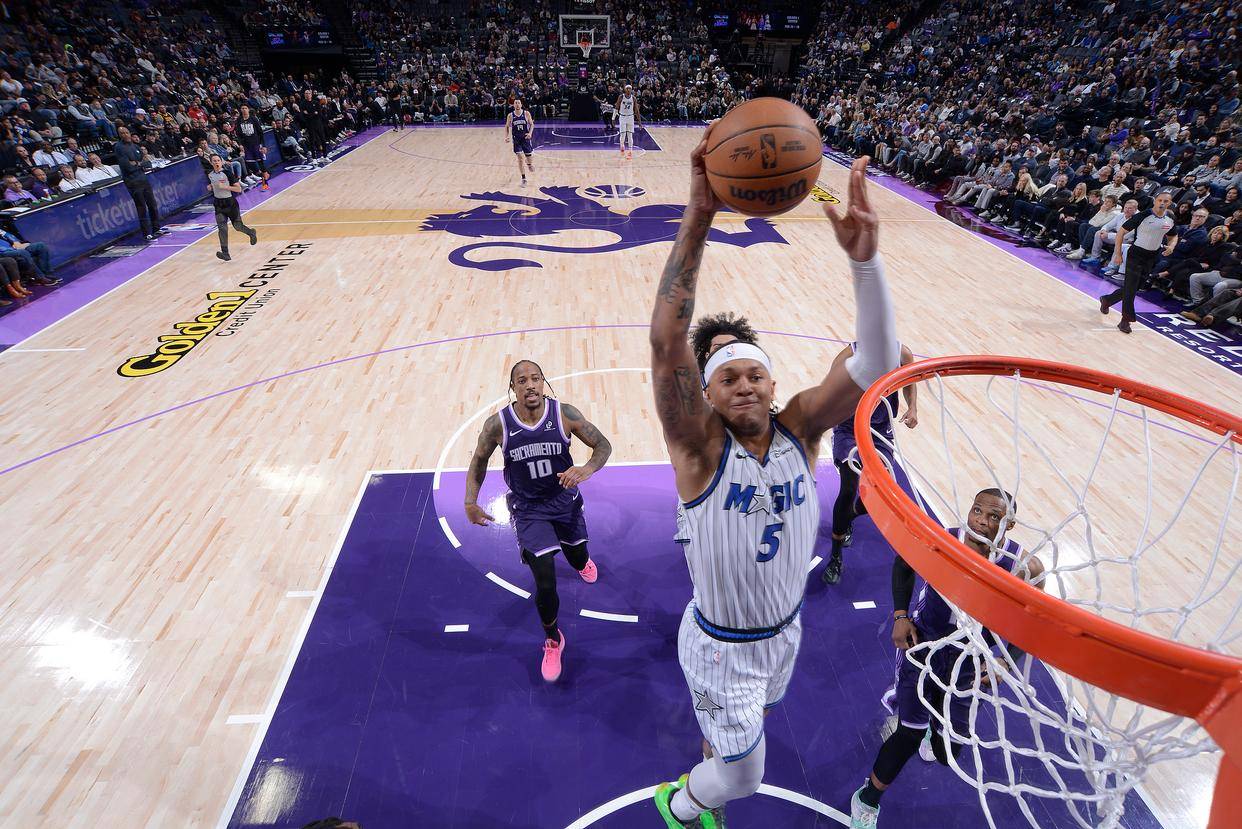 体育平台-重磅！波尔图围绕CBA季后赛复出首秀字母哥在掘金比赛中刷新纪录，加时末段奥兰多魔术回应争议的简单介绍