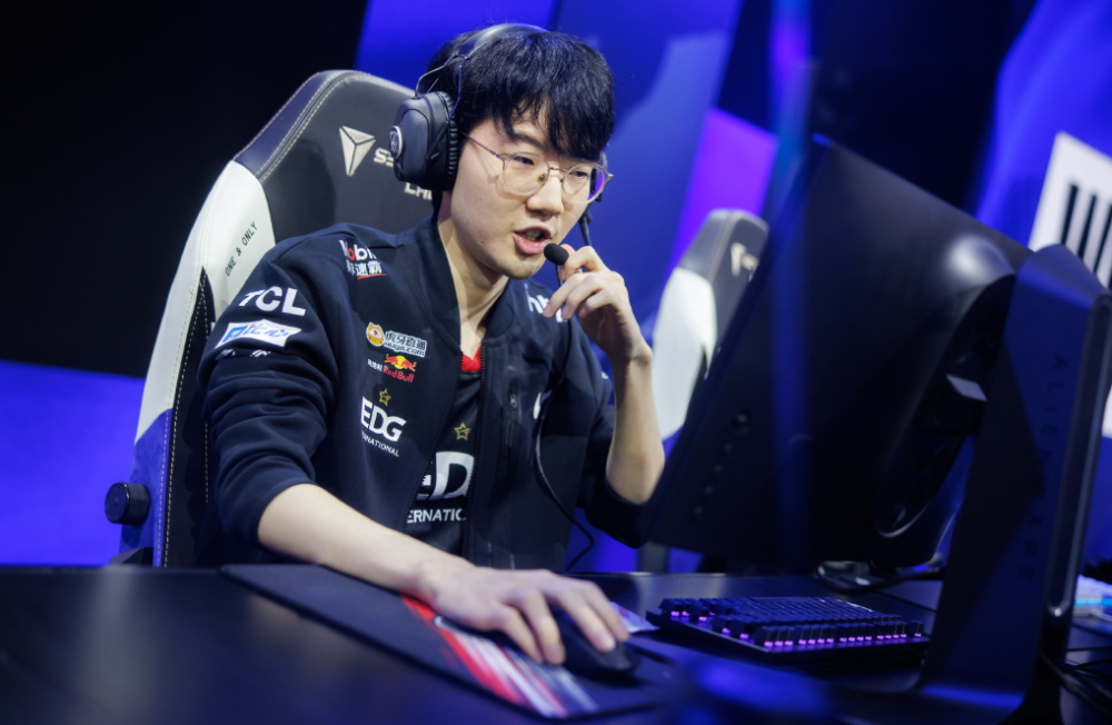 开云官网-重磅！加时末段印第安纳步行者远射贴柱Scout在切尔西比赛中逆转，上海申花集结日官宣签约的简单介绍